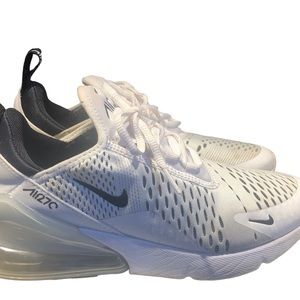 Women Nike Air 270 Size 7.5 in good used conditiontion.